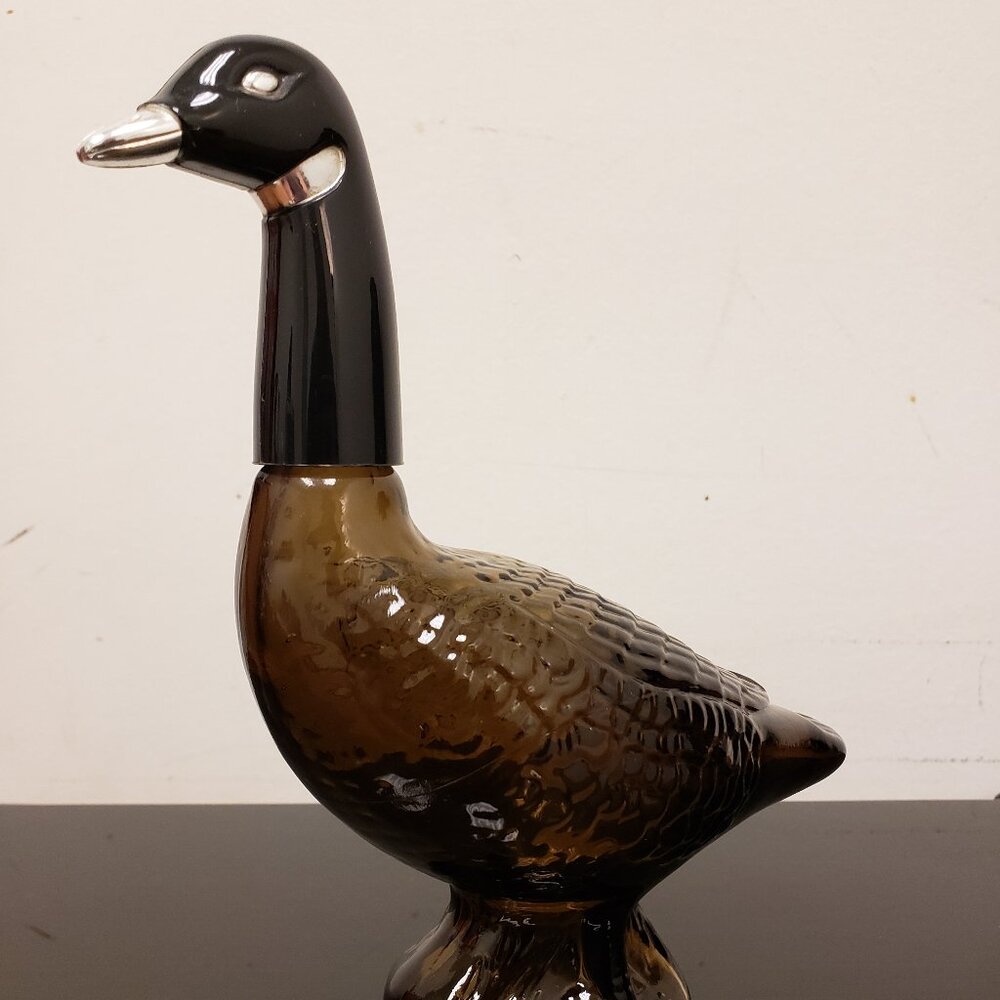 Vintage Avon CANADIAN GOOSE Empty Glass Collectible Bottle Decor Decoration